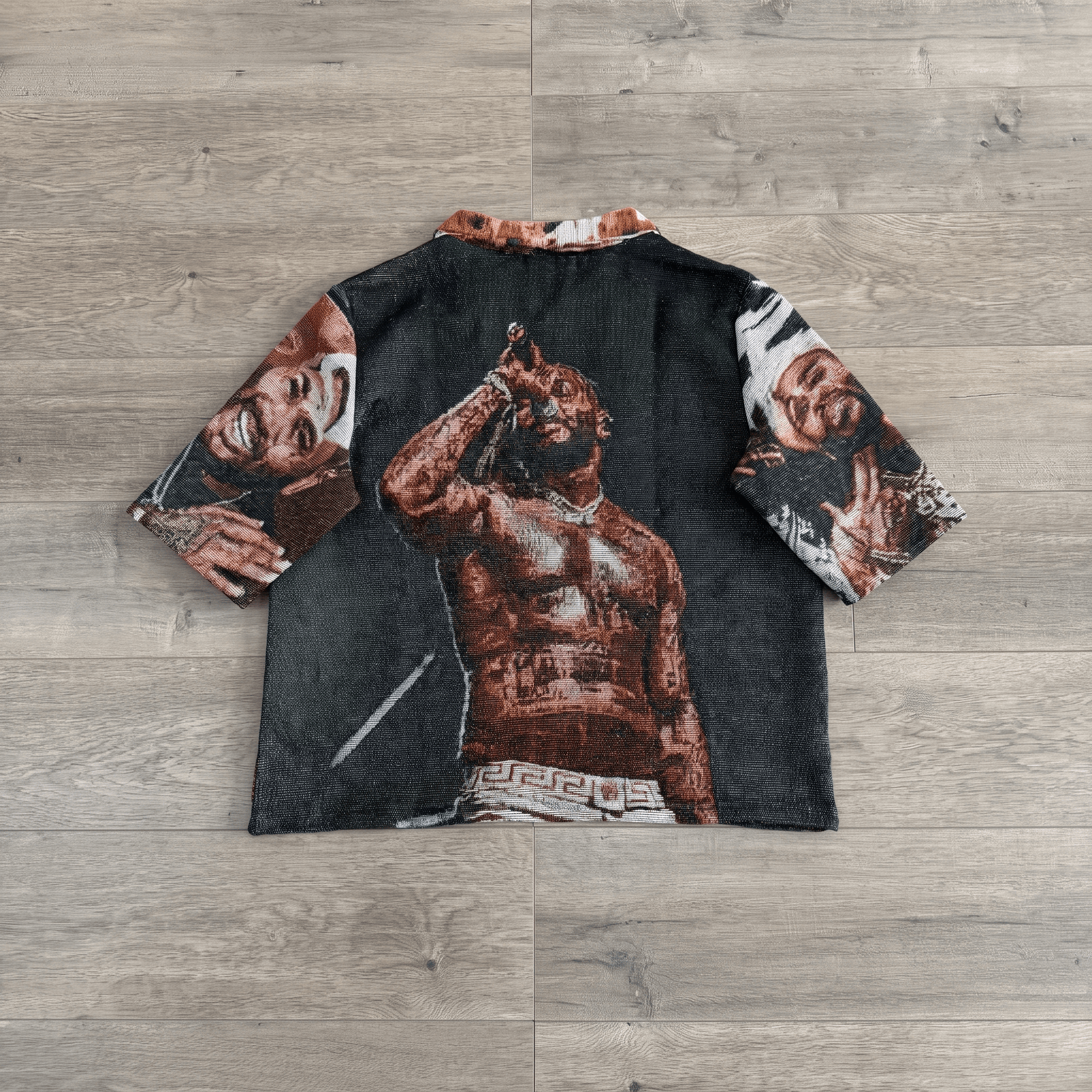 KEVIN TAPESTRY TEE