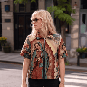 VIRGENCITA TAPESTRY TEE