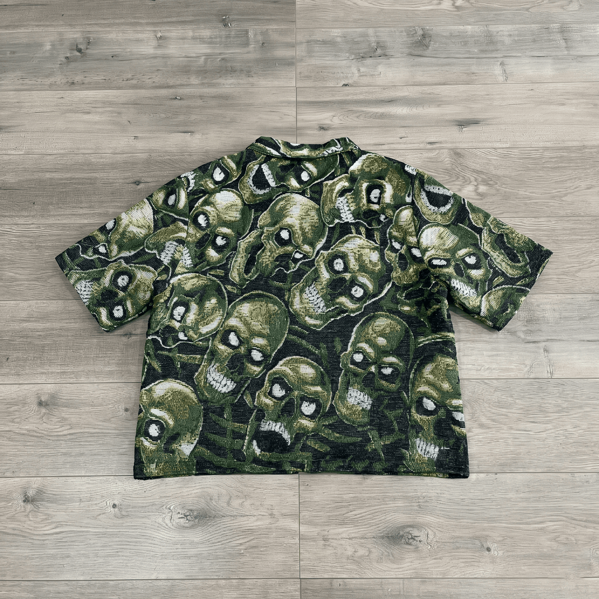 GREEN SKULL TAPESTRY TEE