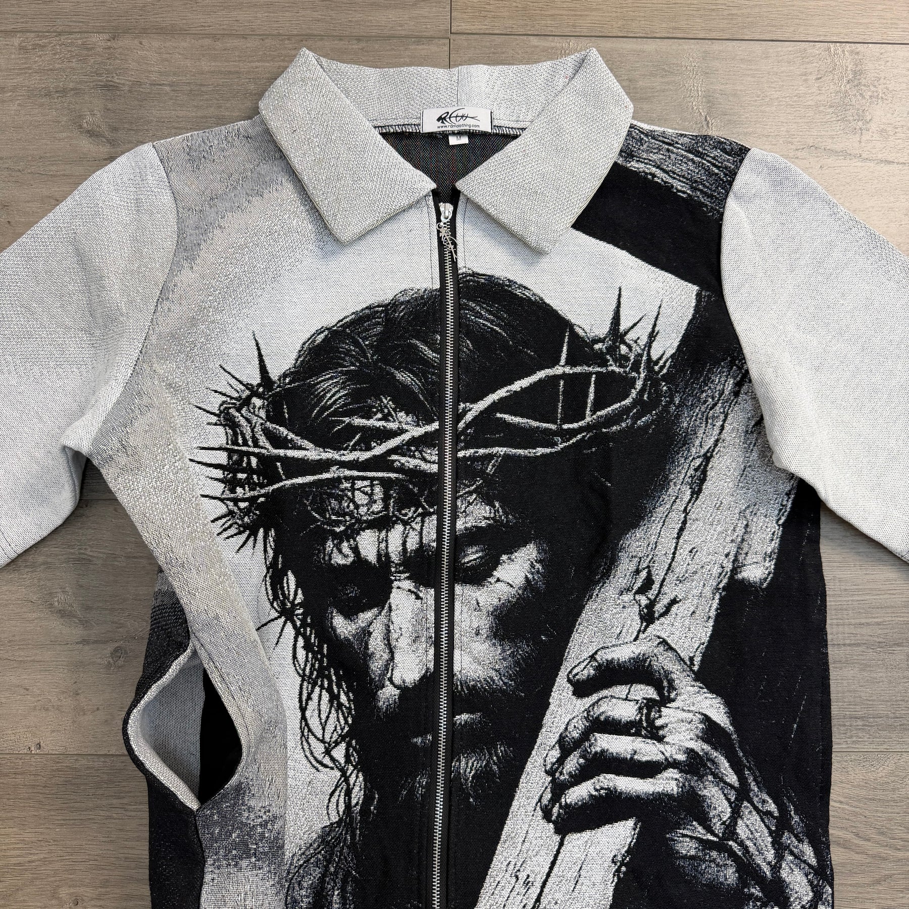 JESUS V3 TAPESTRY TEE